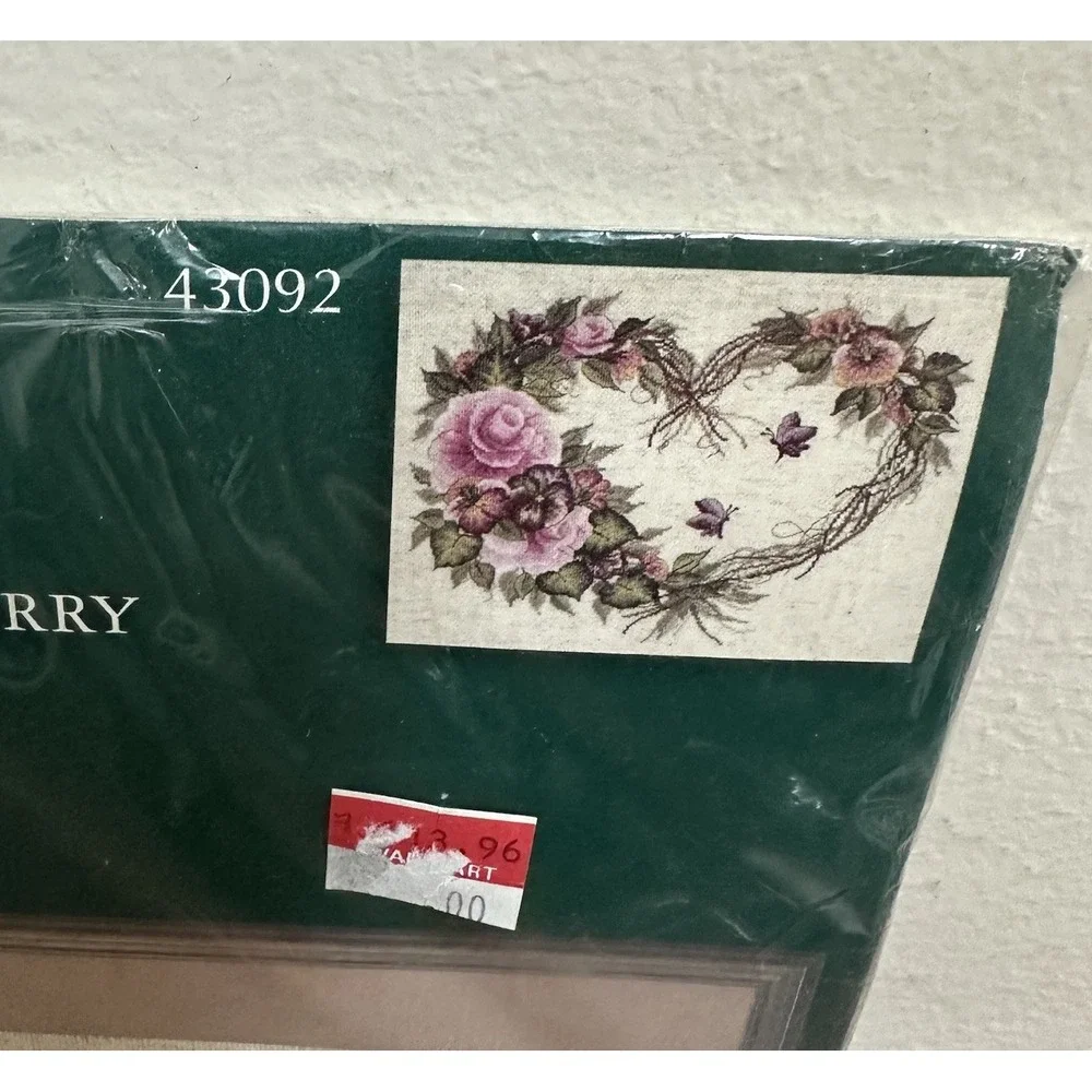 Bucilla Donna Dewberry #43092 Grapevine Wreath Floral Counted Cross Stitch Kit